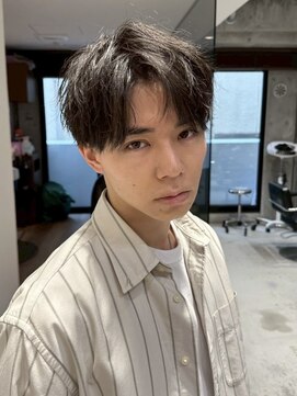 ファルベ(Farbe) 波巻きツイストスパイラル/センターパート/ニュアンスパーマ