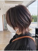大人可愛い外ハネショート×インナーカラー