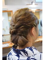 カラーアトリエ イロドリ(彩)&nbsp;“ゆるふわ”編み込み