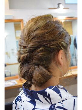 カラーアトリエ イロドリ(彩) “ゆるふわ”編み込み