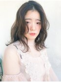 ダークブラウンで暗髪ヘア