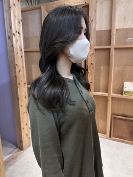 フンヌ フンヌ(funnufunnu) 韓国風くびれヘア　暗髪カラー