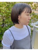 暗髪にミニボブ