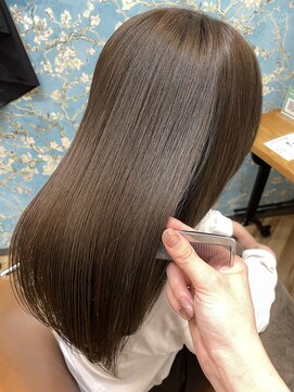 エクラートリアン 藤沢店(ECLART Lien) 艶ベージュ