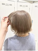 ベージュカラー