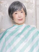 くらげ美容院 武蔵小杉&nbsp;グレイヘアを上品に。オトナの丸みショート[40代50代60代]