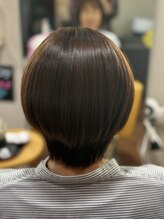 パンプキン(PUMPKIN) 小顔効果抜群の丸みとクビレのショートボブ