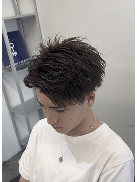 サブトル(subtle) アップバングスタイル