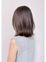 ヒビヲ(HIBIO)&nbsp;タッセルボブ切りっぱなしボブベージュカラーショートボブ韓国