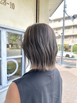 エイミーバイアフロート(amie  by afloat) ＊ 大人女性のグレージュハイライト