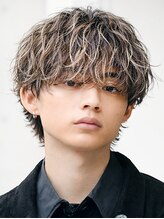 《*ハイライトにもかけられるメンズパーマ◎*》ダメージを抑え、立体感のあるパーマスタイルに＊[原宿]