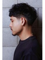 チルチェア 横浜(CHILL CHAIR) テーパーフェード×ツイストスパイラル <横浜駅/バーバー/床屋>