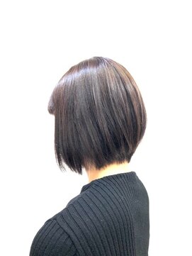 クオリス 上福岡店(QUALIS) 艶カラー/ダークアッシュ/ショートボブ/白髪染め/小顔/40代50代