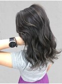 20代 30代 極細ハイライト白髪リペアスモーキーアッシュスタイル