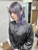 ディア(.eer)&nbsp;ミディアムウルフ×インナーカラーパープル＆アッシュグレー