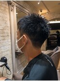 ツーブロック刈り上げショートヘア