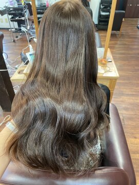 リコバイアフロート(riko by afloat) レイヤーロング/アッシュブラウン/ミントアッシュ/韓国へ