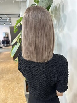 メリー オオサカ(Merly Osaka) なめらか&ミルキーなハイトーン_milky greige_