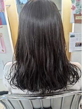 ムーンラビット(Moon rabbit)の写真/経験豊富な女性オーナーが大人女性の髪のお悩みを解決！こだわりの商材でいつまでも綺麗な髪をつくります。