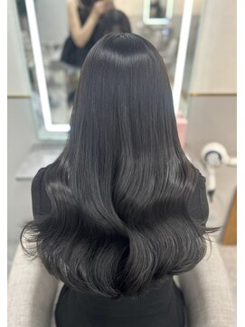 シーテメゾン(Ciete Maison) 【yuina 】gray balck × 水光treatment