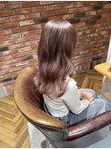 ピンクベージュ