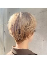 ブリーチとの相性が良くハイライトやダブルカラーの際も確実にイルミナカラーをオススメしている。