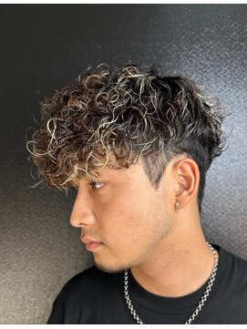 ライズ 綾瀬店(RISE) スペインカール/金メッシュ/足立区メンズパーマ