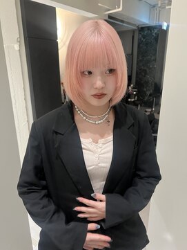 アドネ プライム(adne prime) ミディアムレイヤー/切りっぱなしボブ/コーラルピンク/