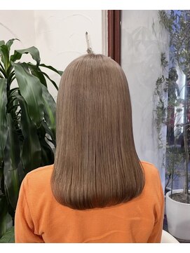 アン(Hair make un) 〈角田満帆 ミルクティーベージュ〉