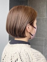 メゾン アヴァロ(Maison Avallo)&nbsp;ブリーチなしの透明感ベージュカラーのミニボブ