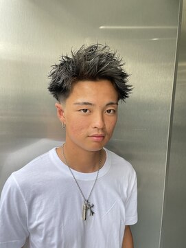 ジン(JIN) ☆アップバングショート☆シルバーグレージュ☆久留米☆