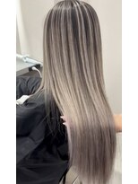 サロウィン 那覇店(SALOWIN)&nbsp;ホワイト系バレイヤージュカラー