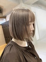 トイロ 中目黒(Toiro)&nbsp;ワンレンボブハイトーンボブ切りっぱなしボブミルクティー