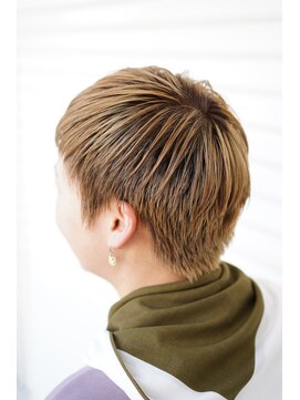 フェリーク ウジヤマダ(feerique UJIYAMADA) 透明感のあるナチュラルベージュ