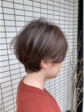 ジーナ バイ アルティナ(Dina by artina) 大人ショート×ベージュカラー 【Dina立川】