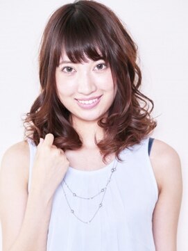 エマージュ 渋谷(Emerge) 大人っぽいウェーブ スタイルと言えば☆ミディアムウェーブ☆