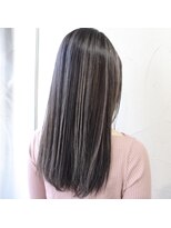 デコヘアーフラッペ(DECO HAIR frappe) 白っぽいグレージュハイライト