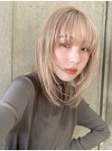 ハイトーンベージュ レイヤーミディ ケアブリーチ 前髪あり