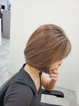 トイロ(toiro) 大人ボブ×ミルクティーベージュ