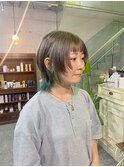 オリーブグレージュ×グリーン