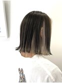 切りっぱなしボブ×インナーホワイトベージュ
