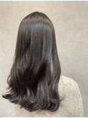 毛先無造作ウェーブロング オリーブアッシュカラー