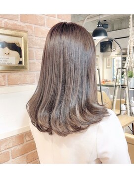 ロンド ルージュ 銀座店(Lond rouge) 大人可愛くなれるプラチナアイスグレージュ。