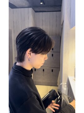 アクシー ヘアーアンドメイク(AXY HAIR&MAKE) アッシュブラックカルマパーマベリーショートウルフヘア新宿