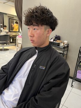 アイズ 海老名(AIZU) スペインカール スパイラルパーマ フェード 波巻き 波巻き