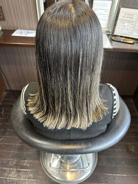 髪の美院 シャルマン ビューティー クリニック(Charmant Beauty Clinic) 切りっぱなし