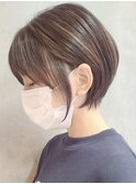 表参道大人ショートレイヤーカット白髪ぼかしグレイカラー前髪