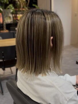 ナンバー(number+) 20代30代40代抜け感ストレートレイヤーバレイヤージュ