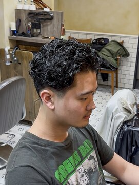 グルーマーズトウキョウ(GROOMER/S TOKYO) men's/メンズ/リバースセンターパート/ニュアンスパーマ/神保町