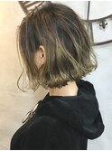 切りっぱなし 前下がりボブ 